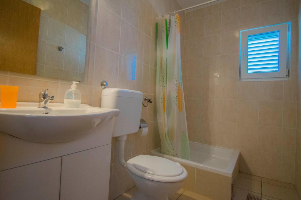 Bagno di Apartments Stef in Kosljun island Pag