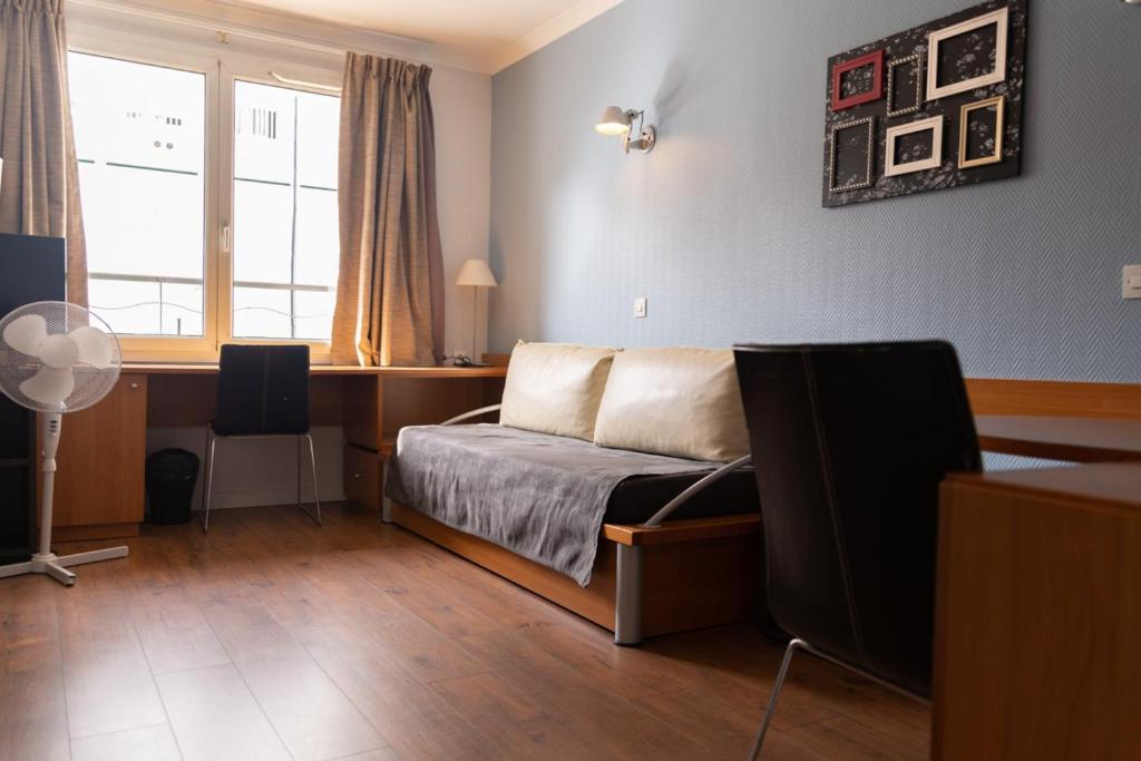 Confortable Apartment Near Porte De Versailles, Issy-les-Moulineaux, France  - Booking.com