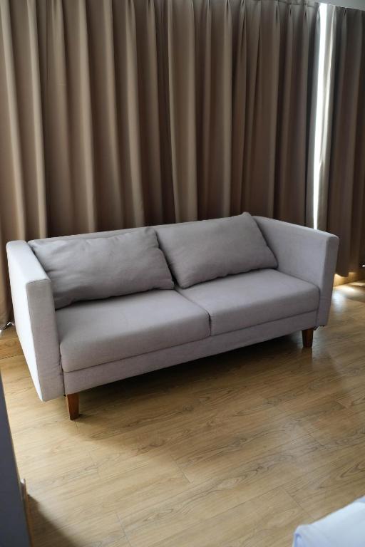 Posezení v ubytování Allstay Hotel Semarang Simpang Lima