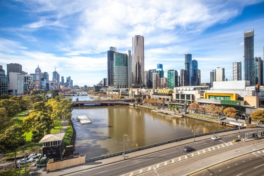 
Standard King Room with Casino View - High Floor

