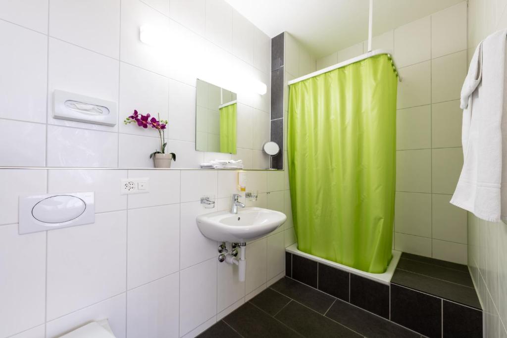Koupelna v ubytování Budget Motel Self Check-In