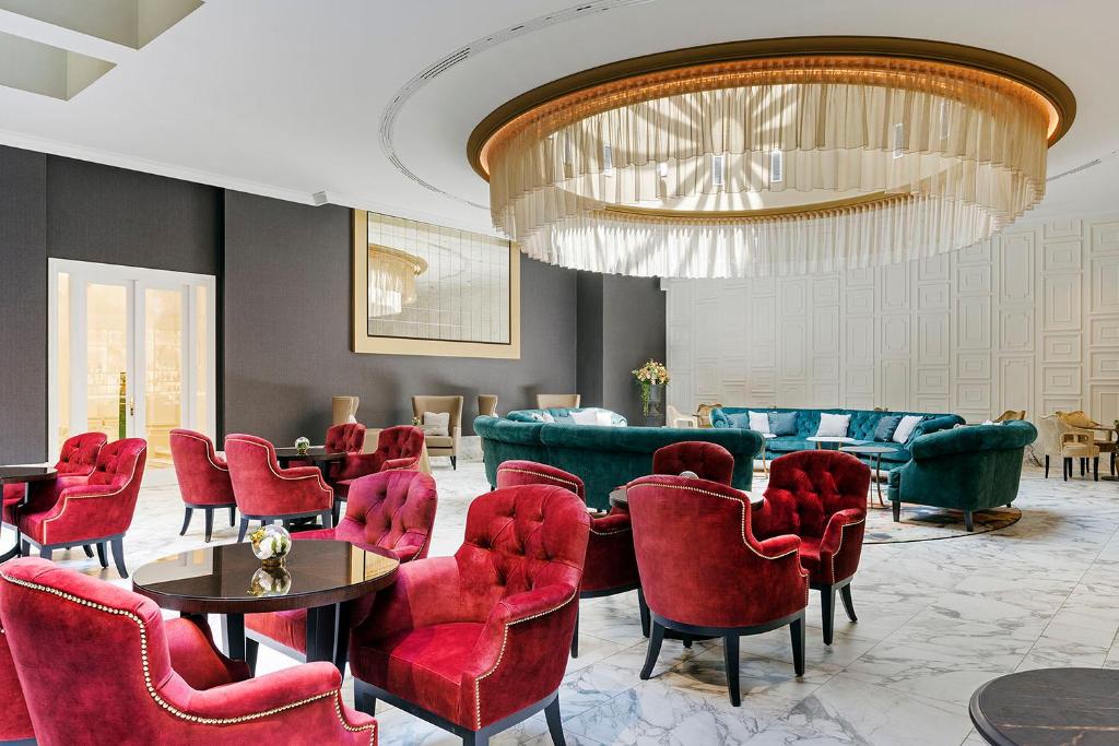 A seating area at Áurea Ana Palace by Eurostars Hotel Company