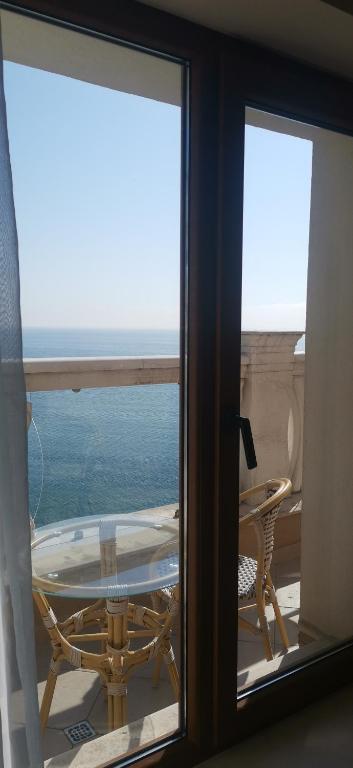 A balcony or terrace at La Mer Residence