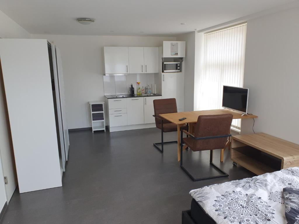 Kuchyň nebo kuchyňský kout v ubytování Schönes Studio in Arbon am Bodensee Neu Klimatisiert !