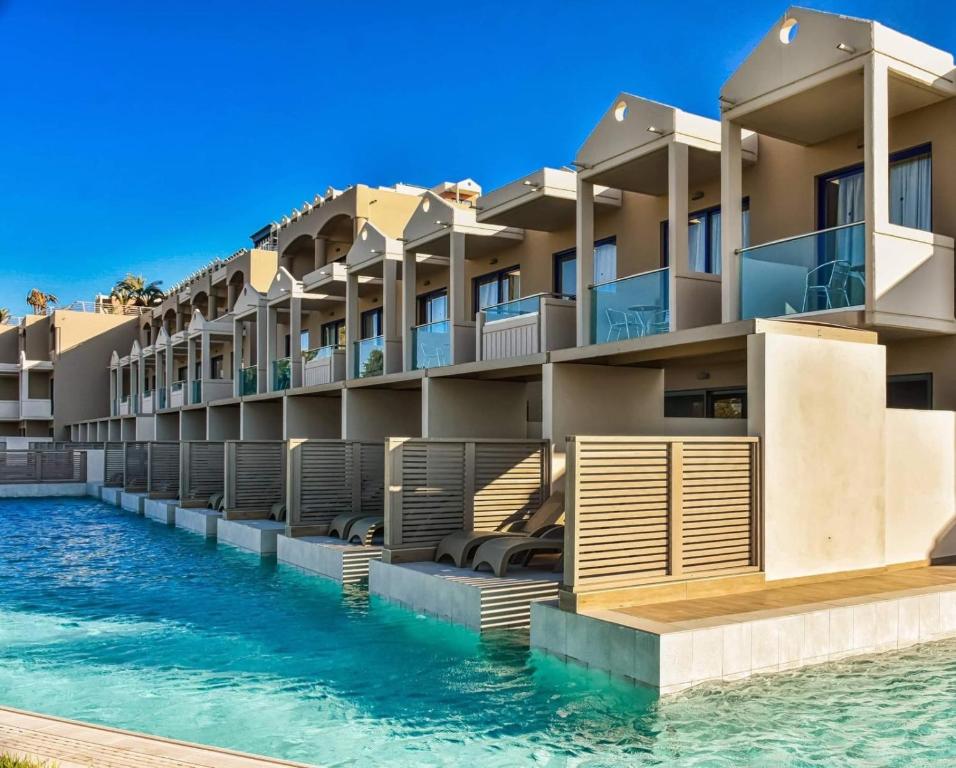 Bazén v ubytování Kresten Palace Hotel nebo v jeho okolí