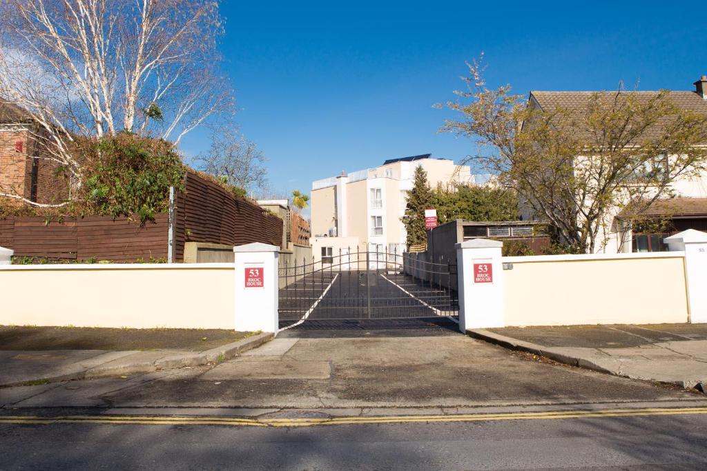 Broc House Suites - Resim 30