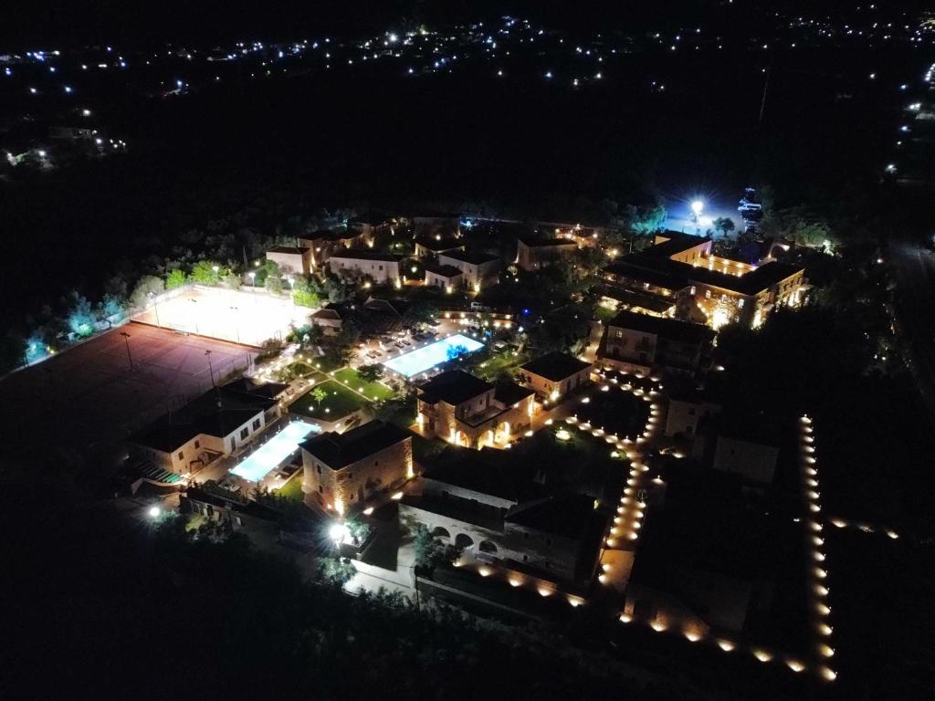 Letecký snímek ubytování Mystras Grand Palace Resort & Spa
