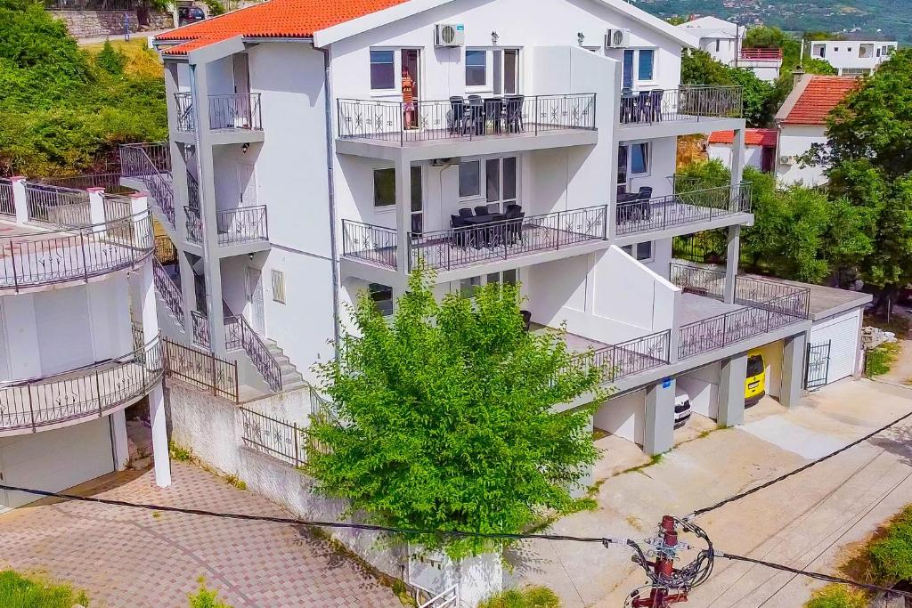 VIVANA HOUSE - Two-Bedroom Apartment