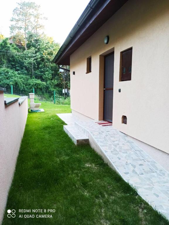 Budova, kde se vila nachází