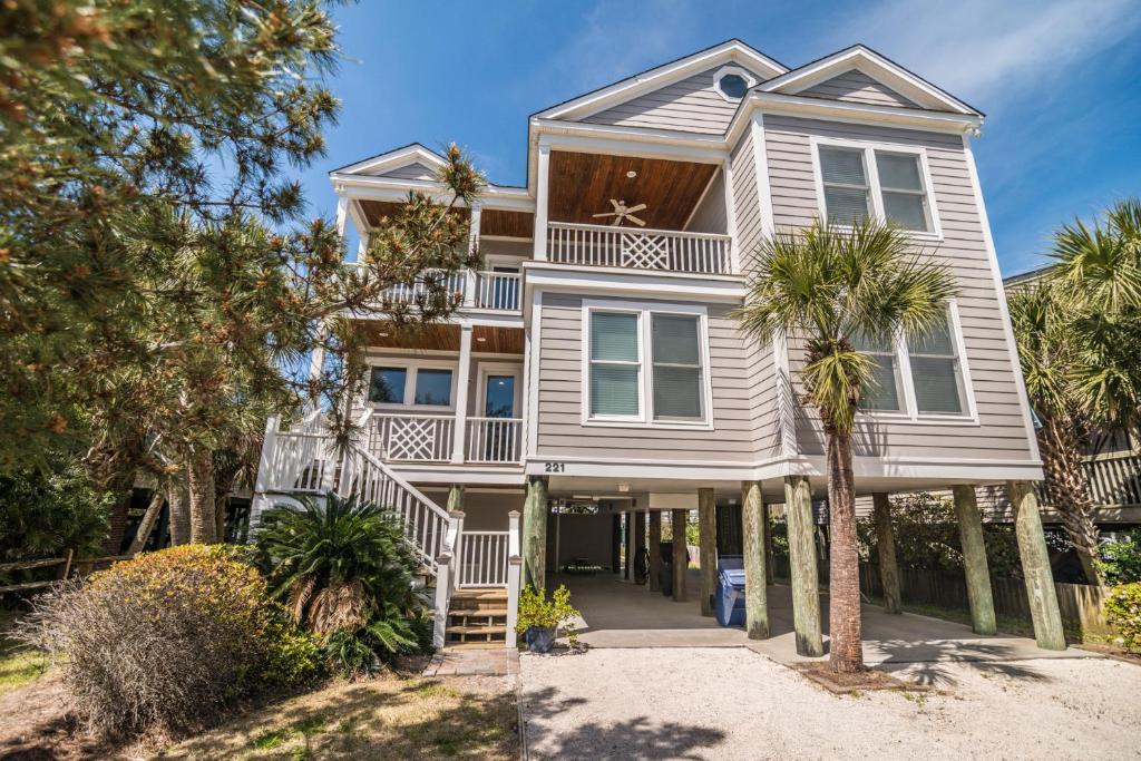 Afbeelding uit fotogalerij van Seaside Serenity Luxurious Beachfront Escape with Spectacular Views in Pawleys Island