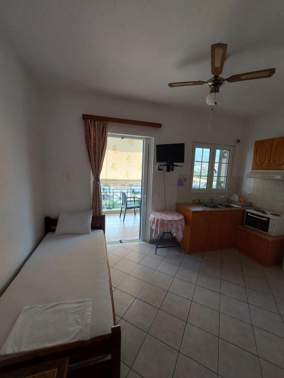 Matina Apartments Tyros - Apartamento Con Vista Al Mar