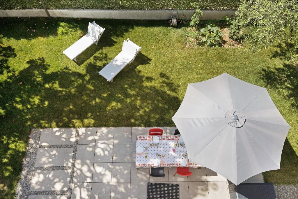 Ogród w obiekcie Villa Donne del Lago Valentina