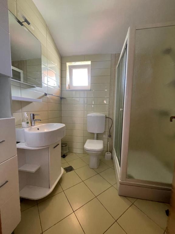 Koupelna v ubytování Apartments Dunja Malinska