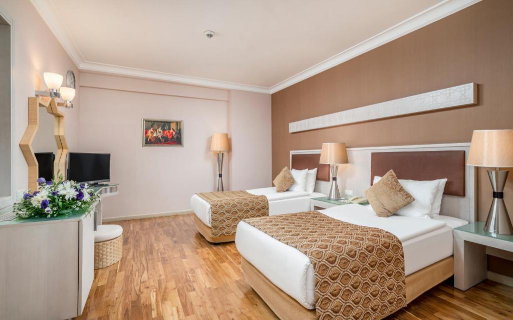 Mukarnas Spa & Resort Hotel - Familiekamer Met Uitzicht Op Het Land