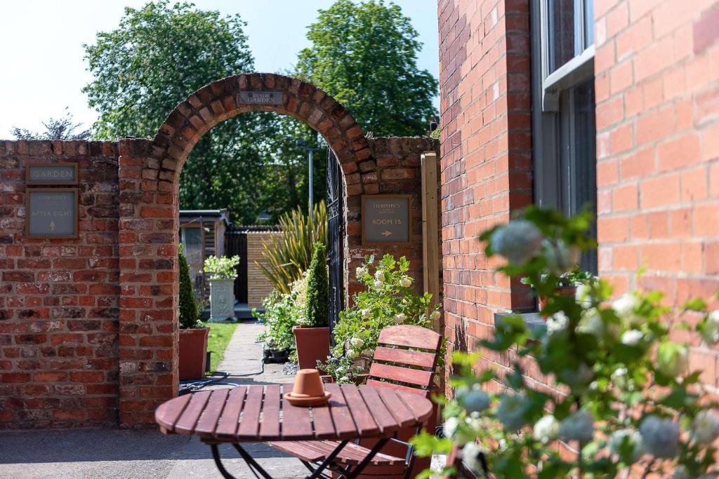 Clementine's Guest House - Resim 36