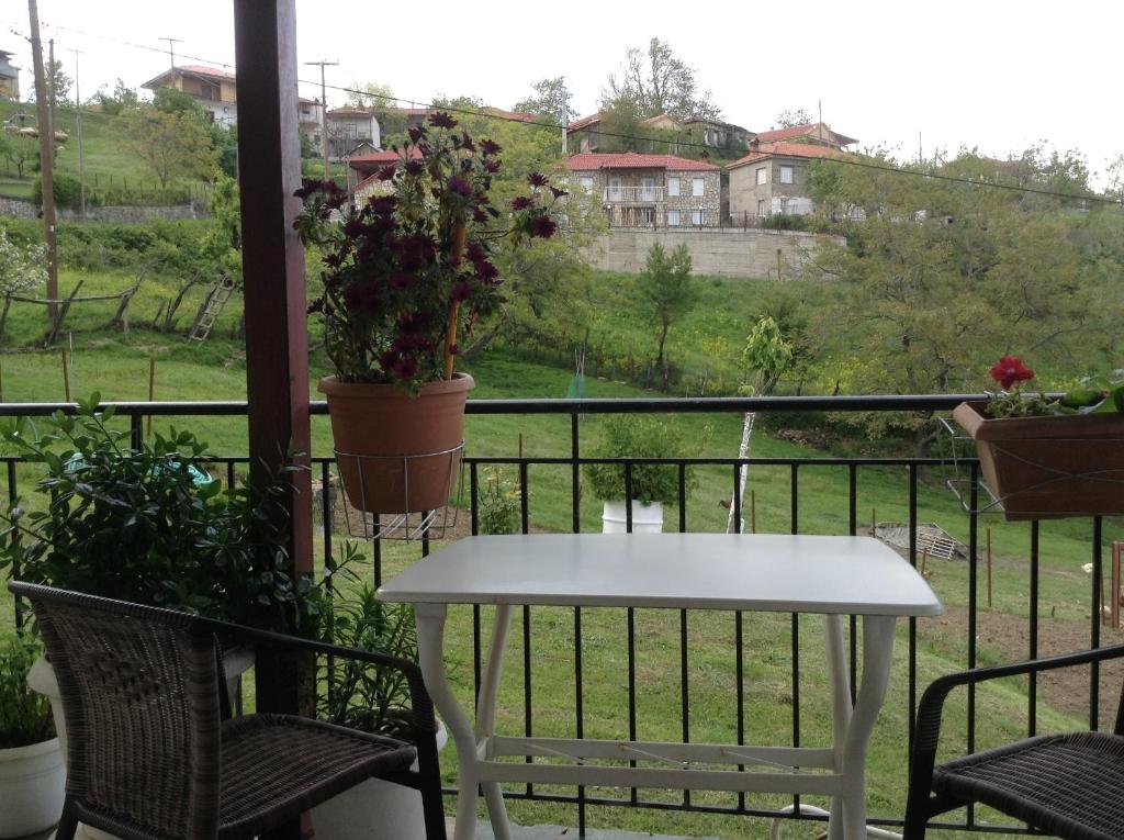 Balkón nebo terasa v ubytování Guesthouse Lamprini
