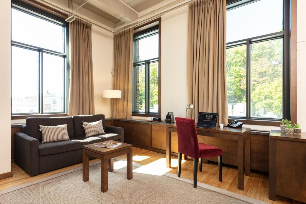 Posezení v ubytování Hotel 71 by Preferred Hotels & Resorts