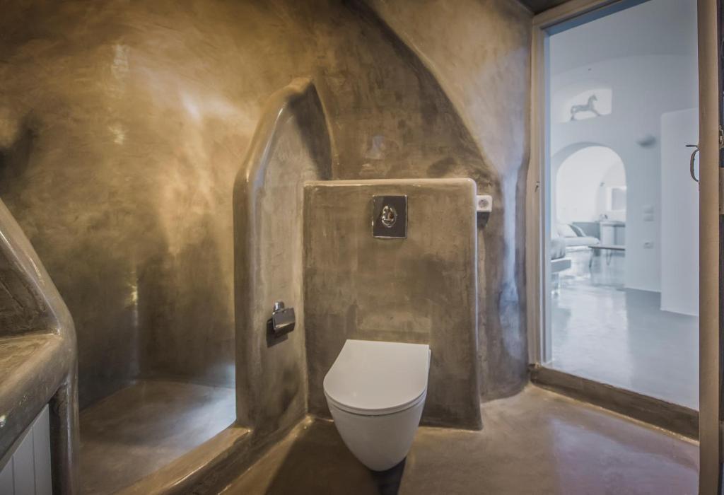 Koupelna v ubytování AQUA SERENITY LUXURY SUITES SANTORINI
