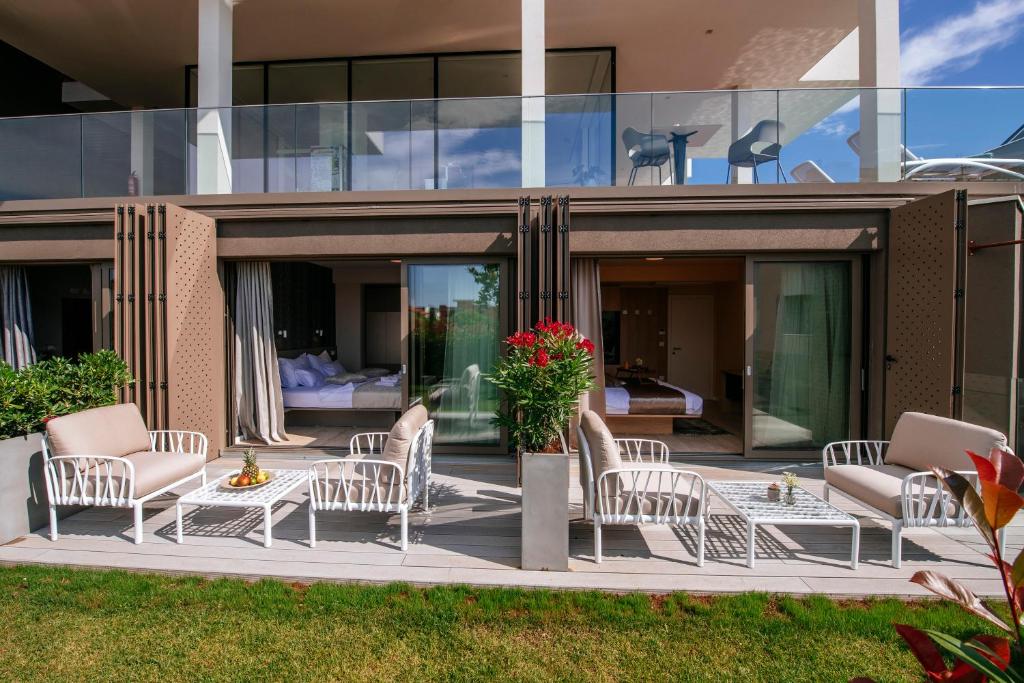 Patio nebo venkovní prostory v ubytování Dedaj Resort - Villa Auri