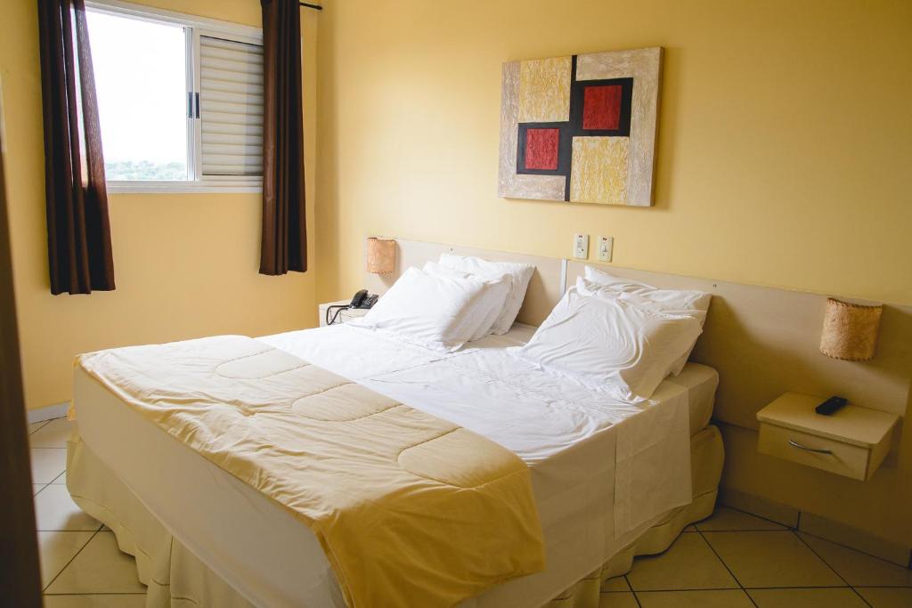  Robusti Plazza Hotel