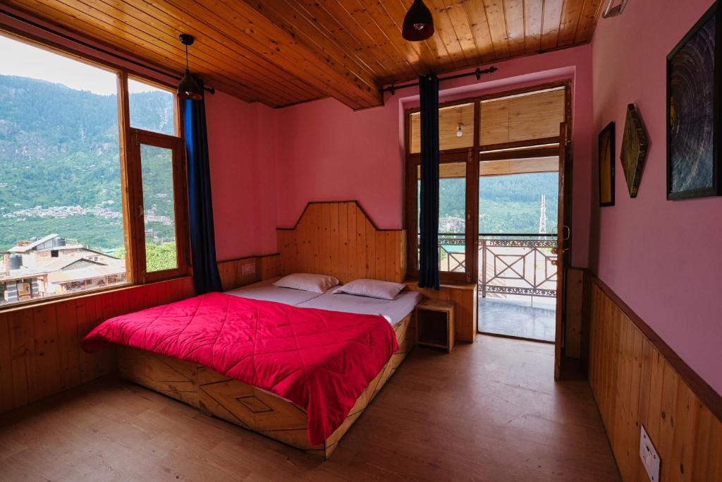 Postel nebo postele na pokoji v ubytování Voyageur Nest