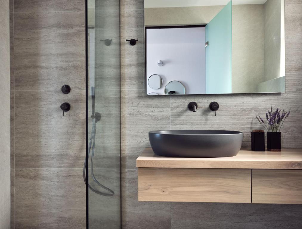 Koupelna v ubytování Etheria Luxury Villas & Suites