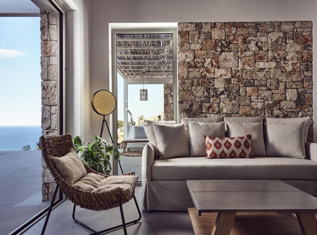 Posezení v ubytování Etheria Luxury Villas & Suites