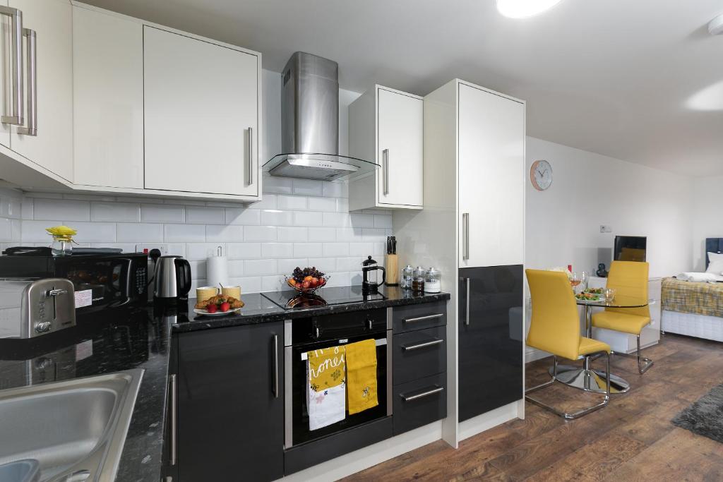 KVM - City Apartments - Contractors - Town Centre by KVM Stays - Studio