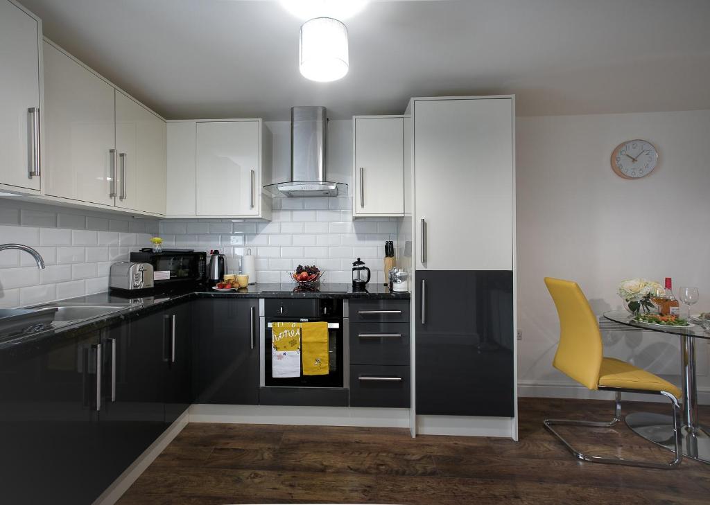 KVM - City Apartments - Contractors - Town Centre by KVM Stays - 