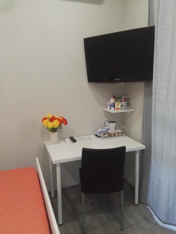 Telewizja i/lub zestaw kina domowego w obiekcie B&B via Piave da Lillo