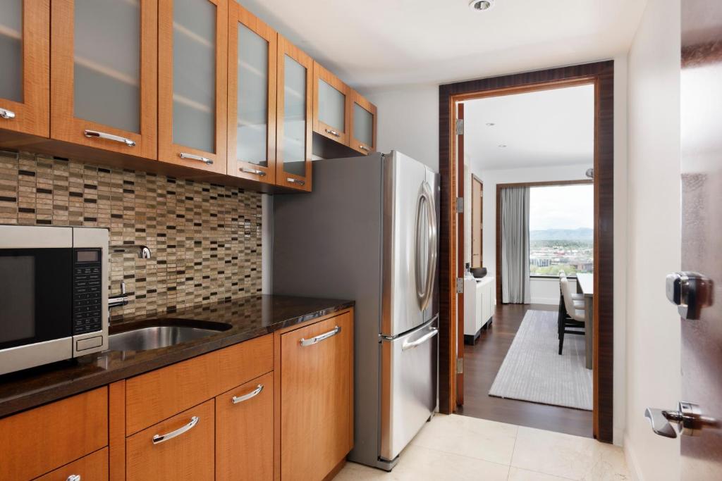 Four Seasons Hotel Denver - 