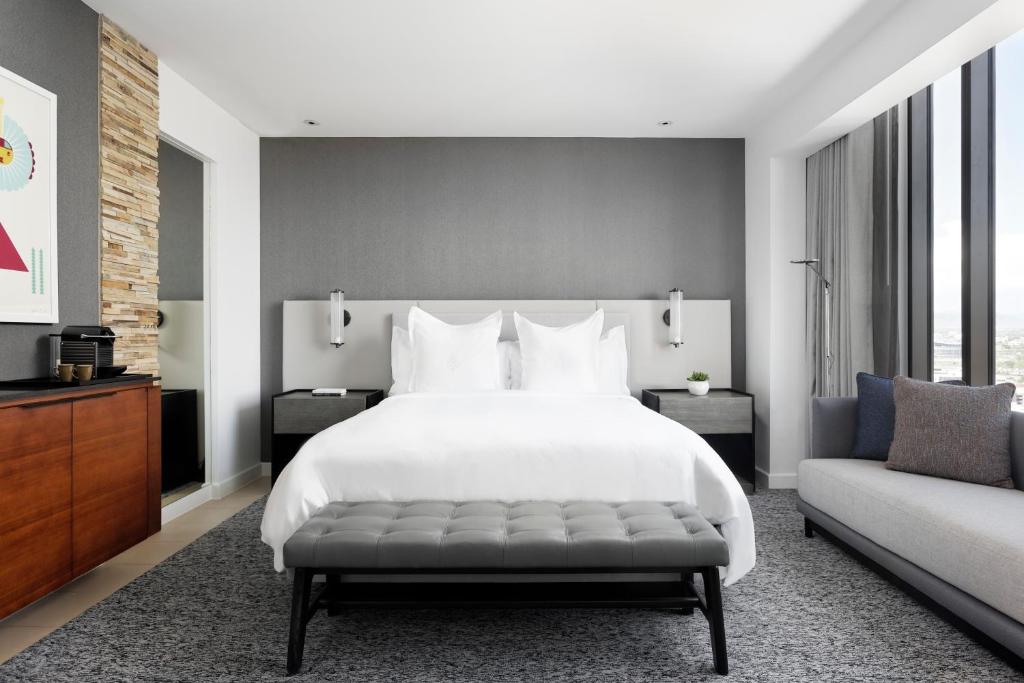 Four Seasons Hotel Denver photo 2