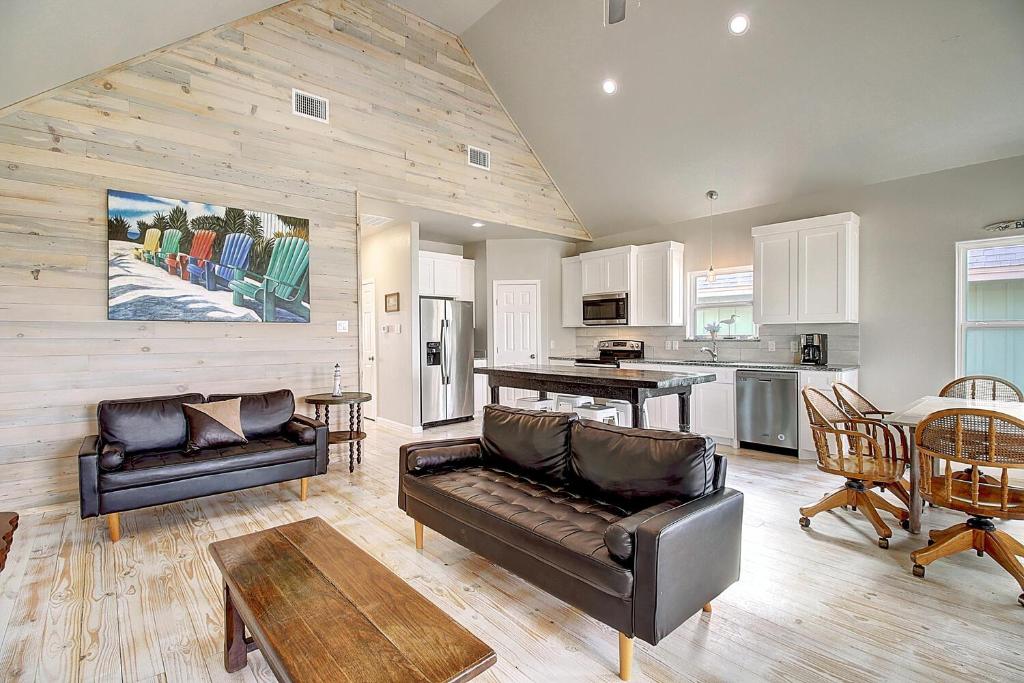 Coopers Hawk LV117 - Housity