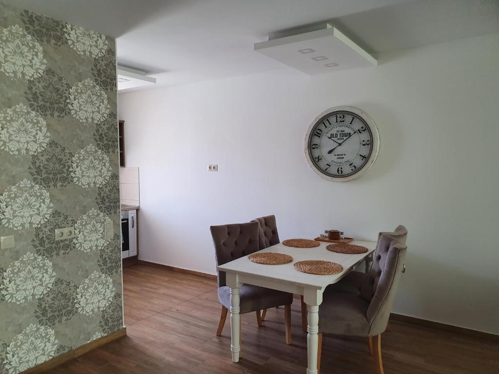 Sunshine Resort Turquoise Apartman - Two-Bedroom Apartment