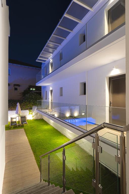 Bazén v ubytovaní Sigma Luxury Rooms alebo v jeho blízkosti