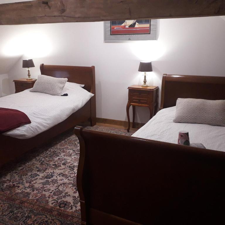 Chambres à la Perquette - Standard Twin Room With Shared Bathroom
