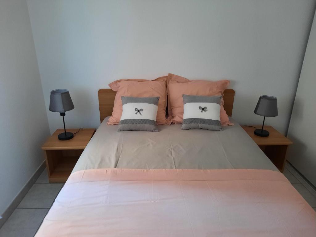 joli F2 46m2 menton centre, balcon,parking