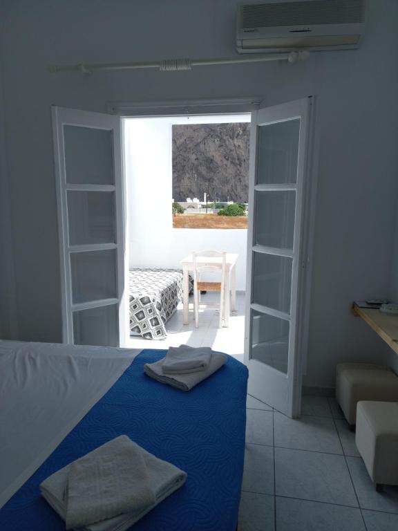 ALMA THERA Boutique Rooms - Perissa Santorini - 9