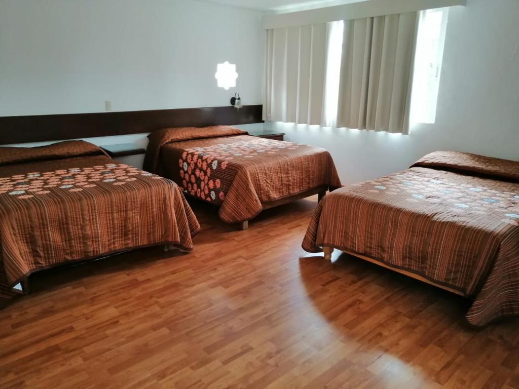 Hotel Sierra Bonita - Triple Room With Private Bathroom