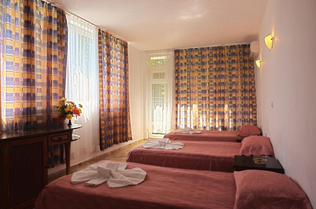 Sunny Varshava Hotel - Sala Familiar (4 Adultos)