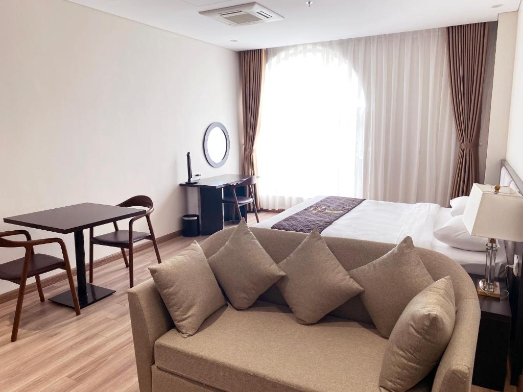 Dai Viet Hotel - Королевская студия