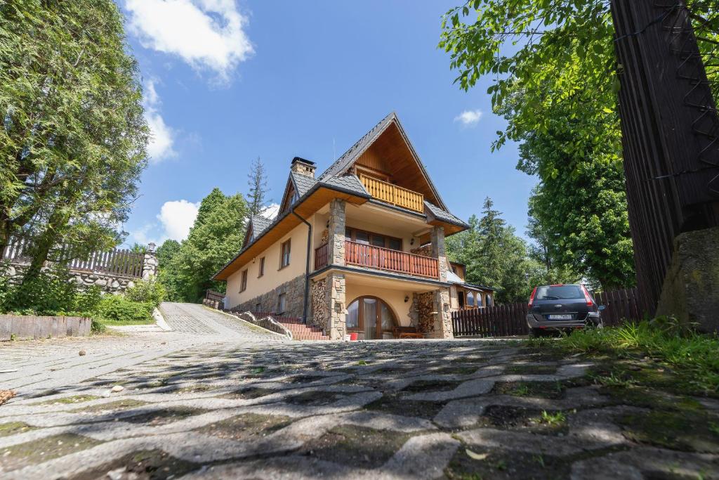 Budova, v ktorej sa apartmán nachádza
