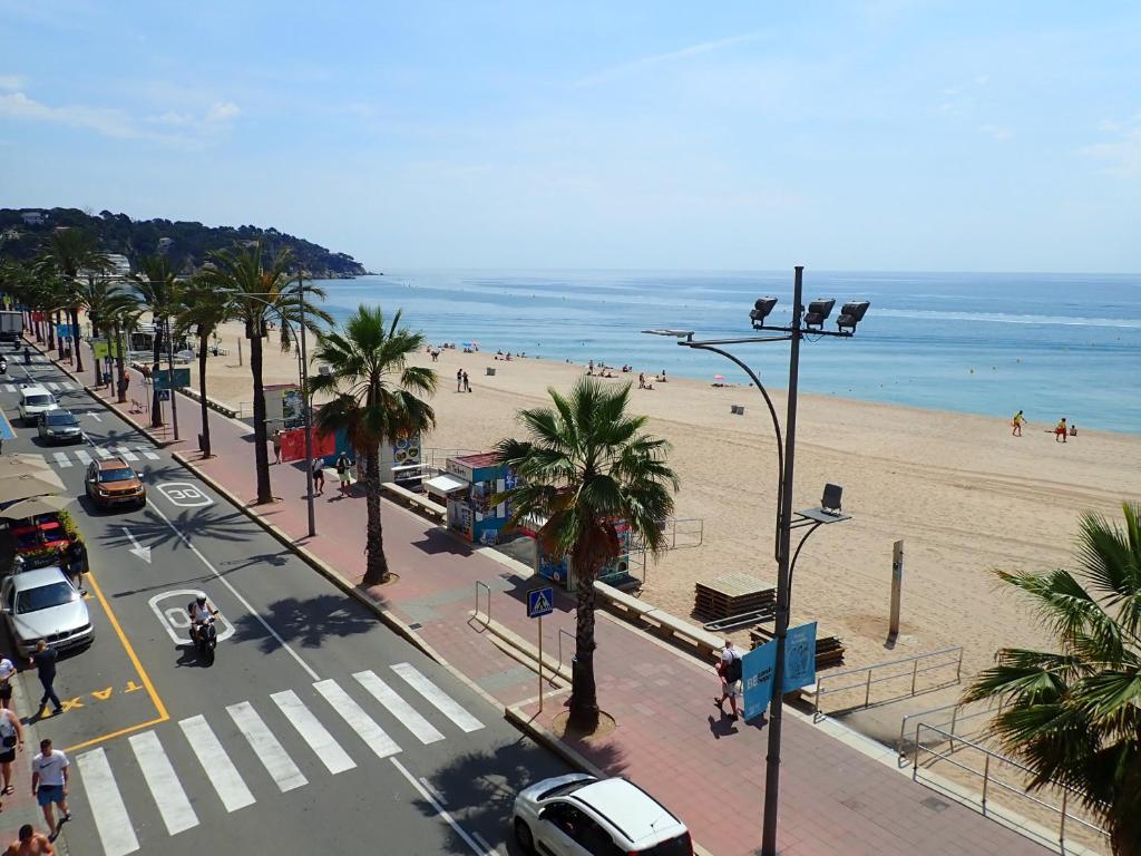 Apartment Sant Jordi Plaza España, Lloret de Mar, Spain ...