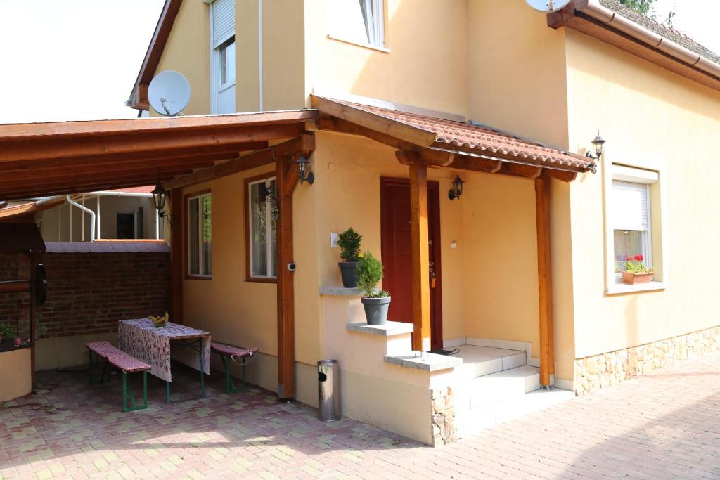 Budynek, w którym mieści się dom wakacyjny