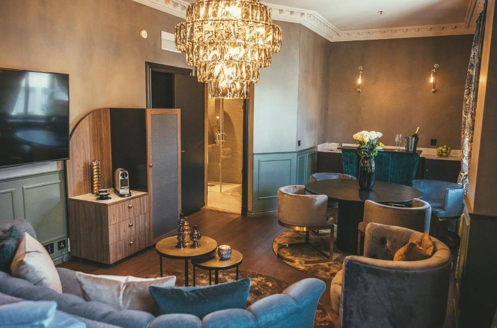 Posezení v ubytování Hotel Fredrikstad