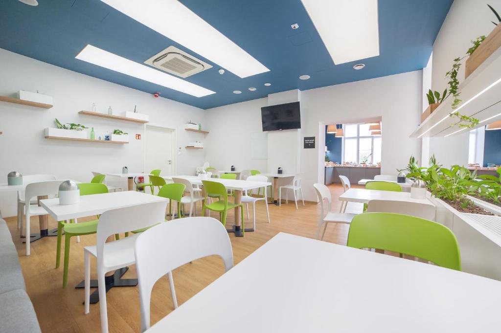 Reštaurácia alebo iné gastronomické zariadenie v ubytovaní Hotel Traffic Wrocław Stare Miasto