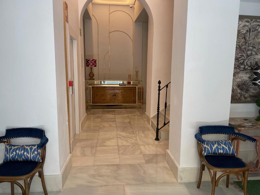 رزرو هتل و هاستل، Hostal Hom Museo, 09197245267