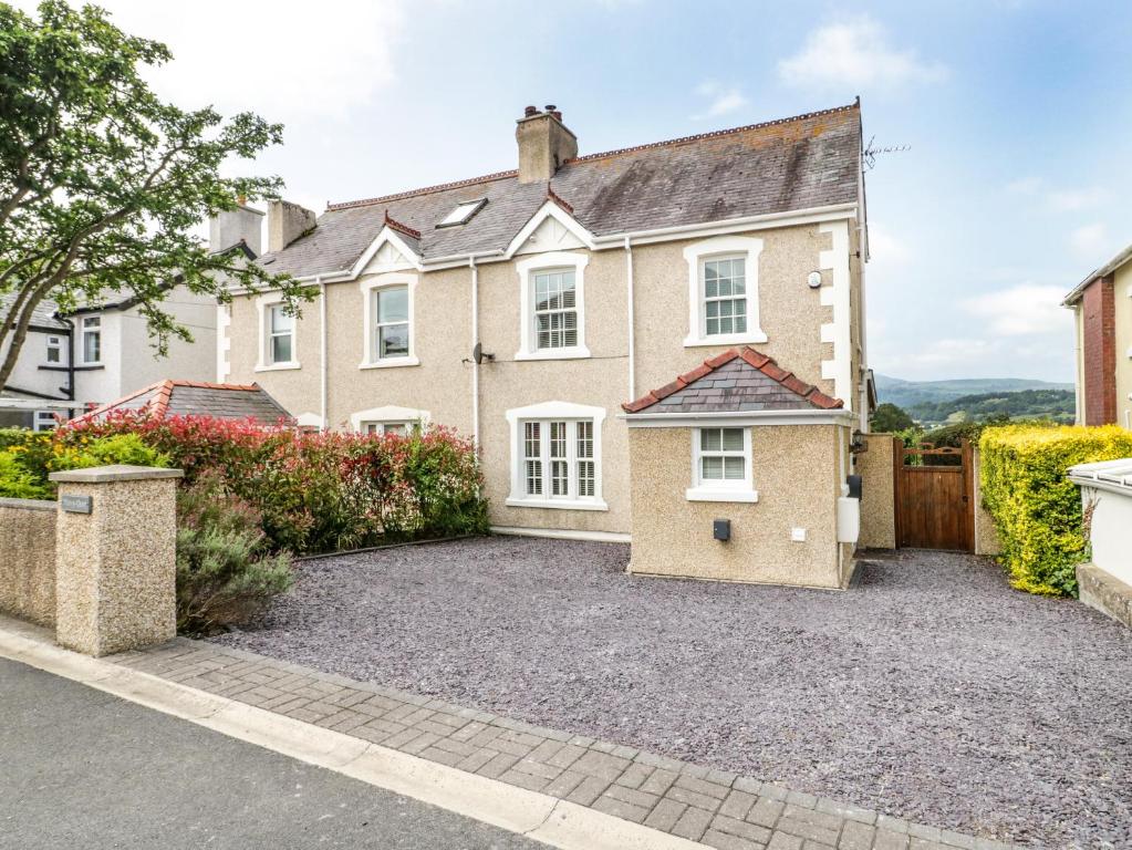 Min Y Don, Colwyn Bay (updated prices 2024)