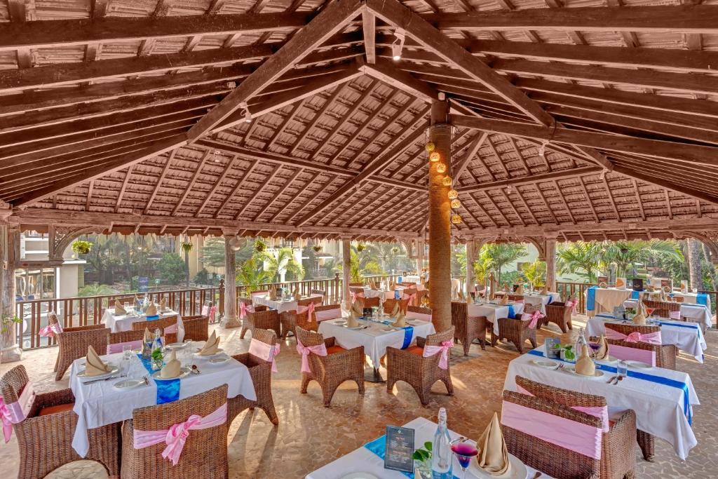 Restaurace v ubytování Club Mahindra Acacia Palms