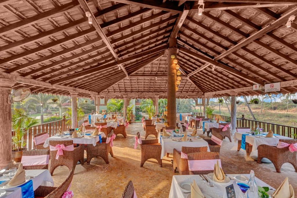 Restaurace v ubytování Club Mahindra Acacia Palms